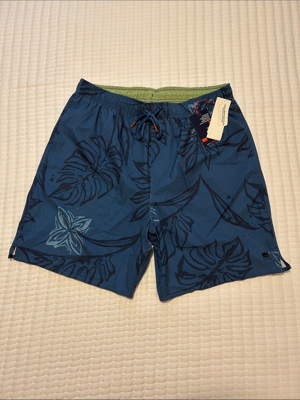 Cova Men's Blue Floral Board Shorts with Drawstring Waist XL